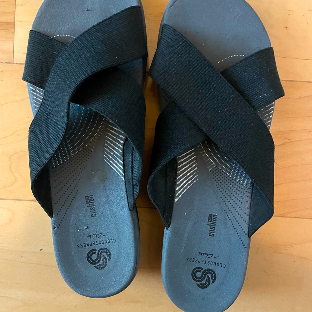Clark’s cloudsteppers sandals size 10